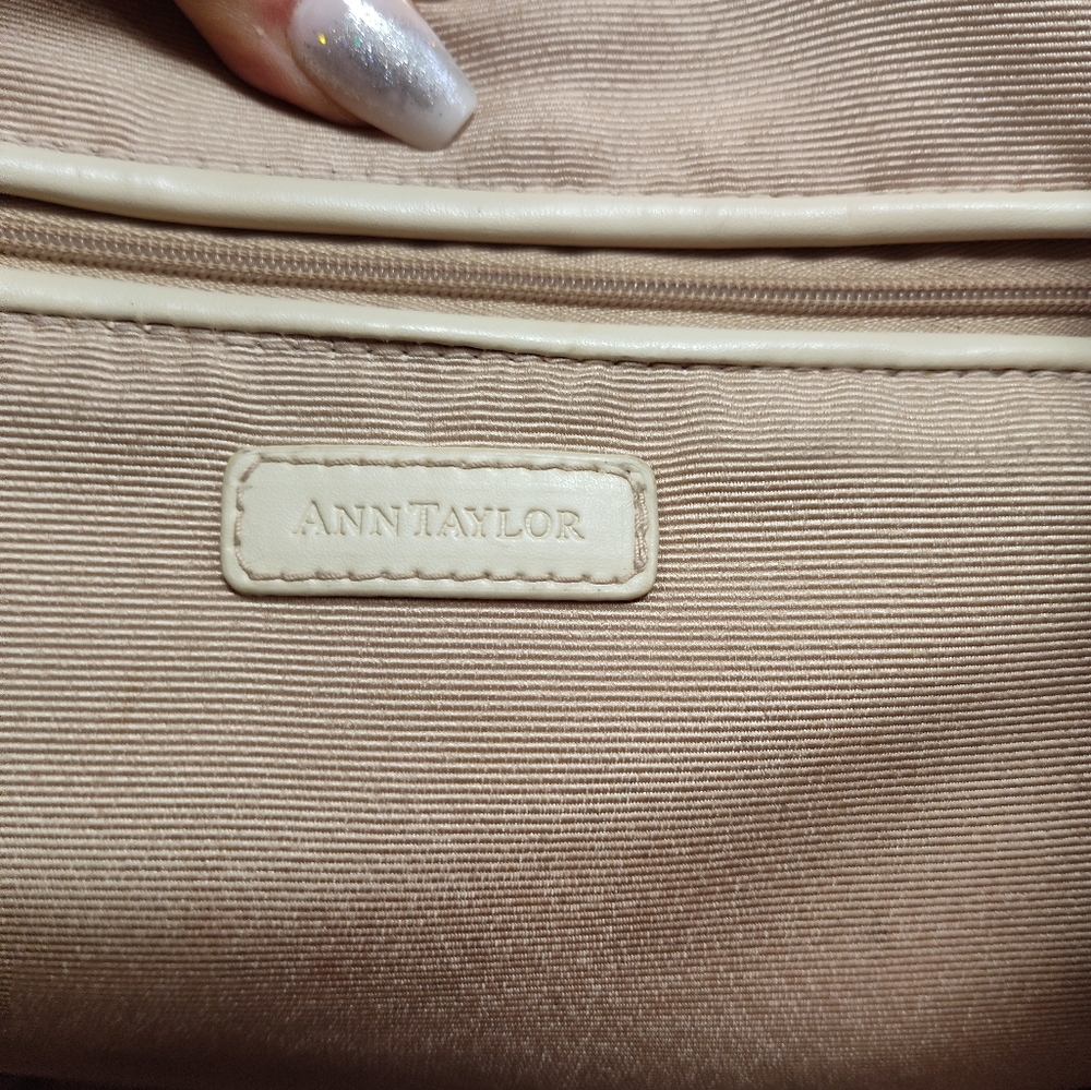 Ann Taylor large boho woven straw tote beach bag with wooden handles - Picture 9 of 9